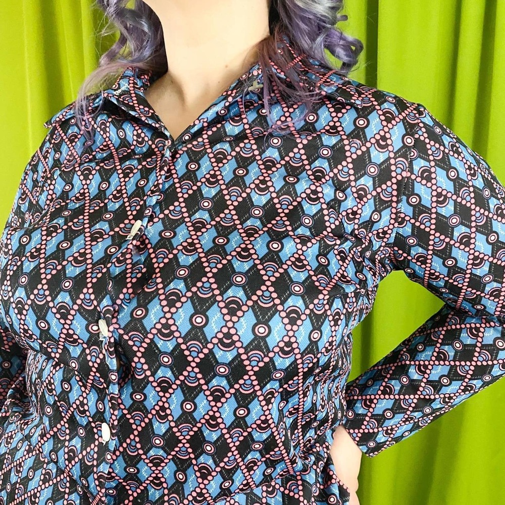 70s Vintage Blue Black and Pink Geometric Op Art Dagger Collar Blouse